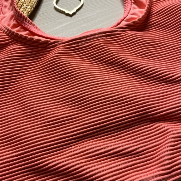 Billabong 🌺 Tanlines Tank Bikini Top - Picture 7 of 15